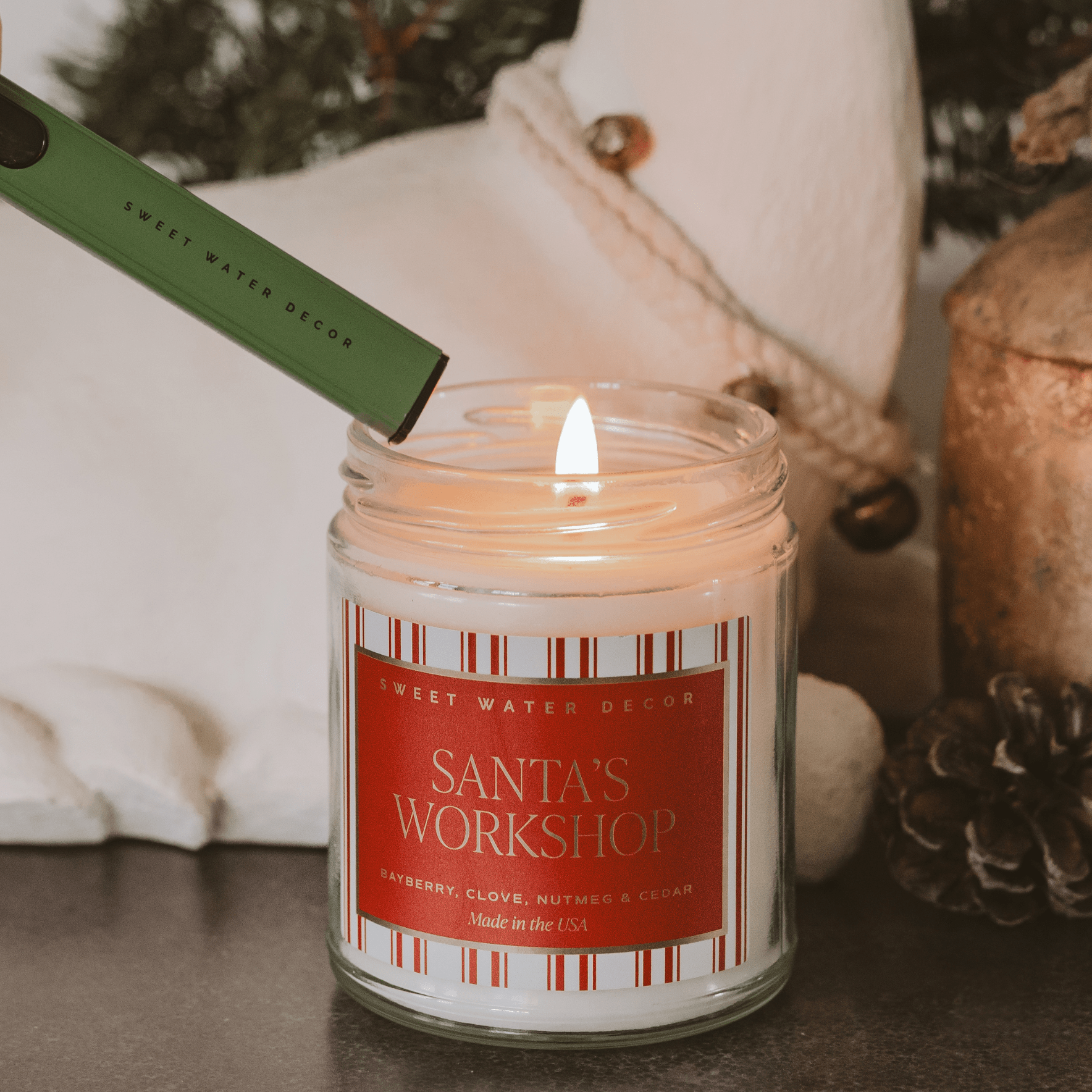 Santa's Workshop Soy Candle - 9 oz Clear Jar (Merry and Bright)