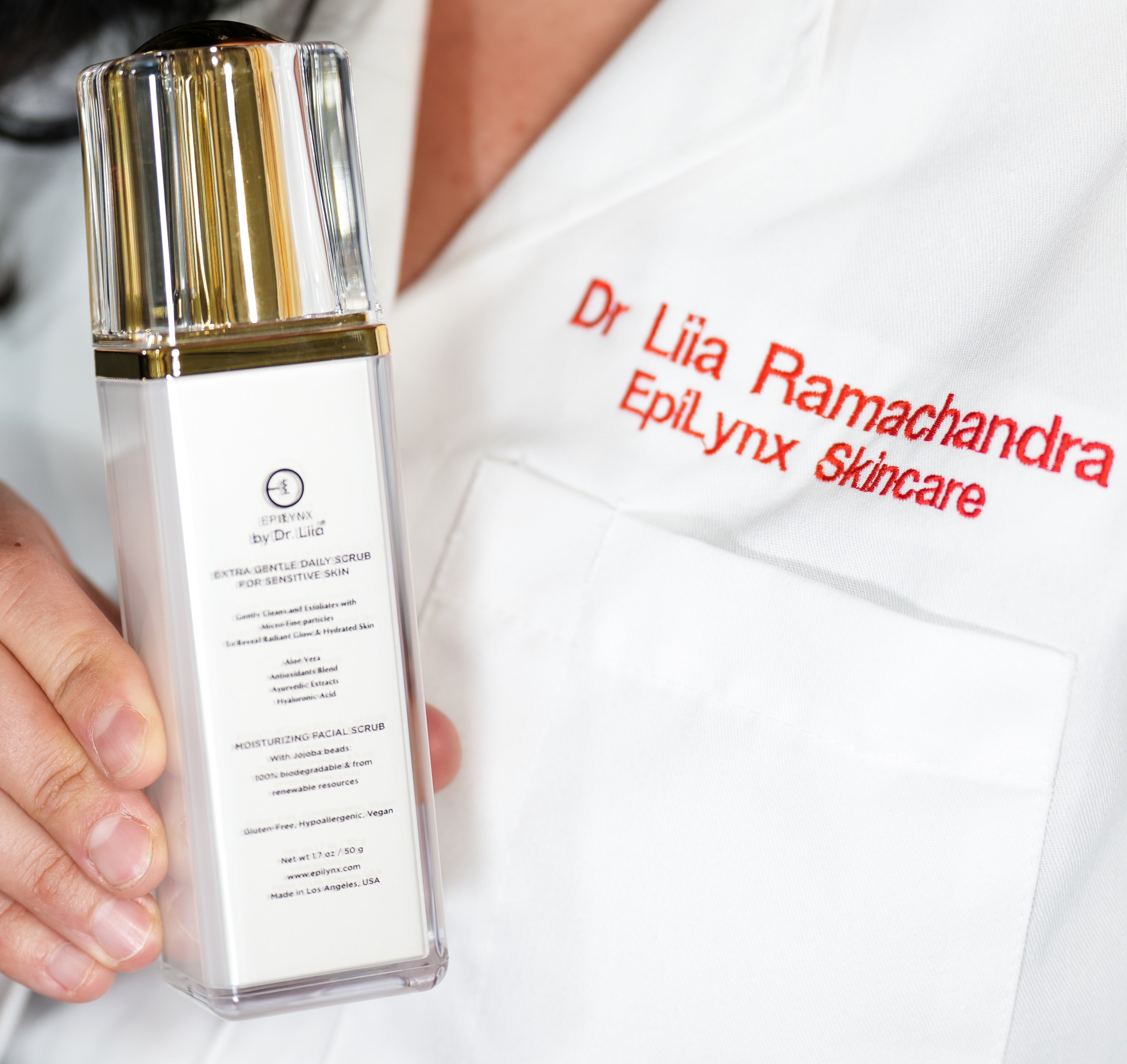 Gentle Daily Scrub Cleanser For Sensitive Skin