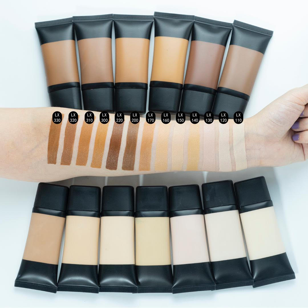 Base de maquillaje luminosa natural FPS 30