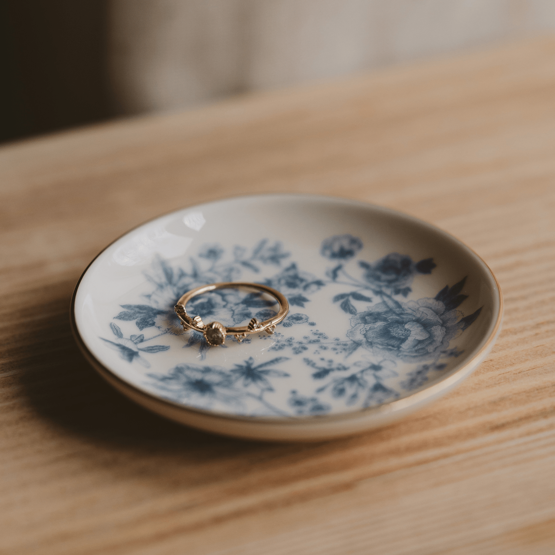 Plato de joyería azul de Delft