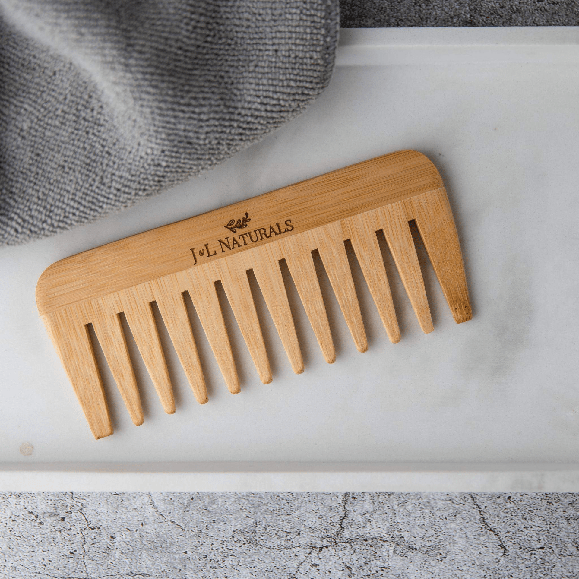 Bamboo Detangling Comb – Gentle, Effective & Sustainable Hair Care