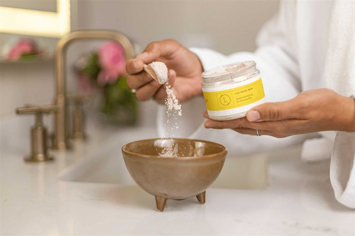 Lizush Natural Clay Facial Mask – Exfoliate and Glow